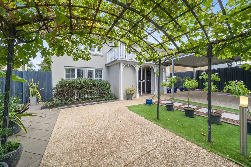 17 Fernlea Avenue, Scarborough, QLD 4020
