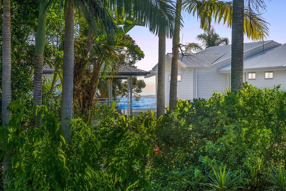 17 Fernlea Avenue, Scarborough, QLD 4020