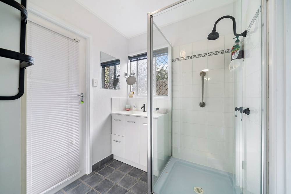 17 Fernlea Avenue, Scarborough, QLD 4020