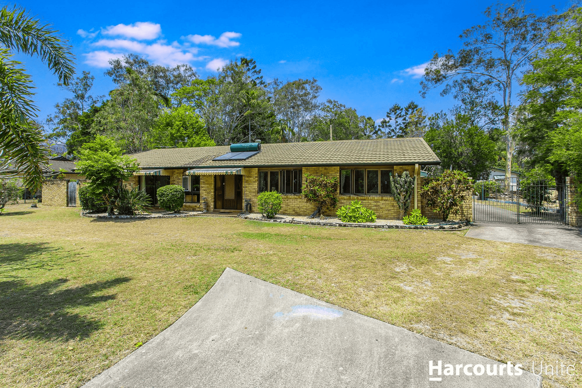 1 Barbados Boulevard, DECEPTION BAY, QLD 4508