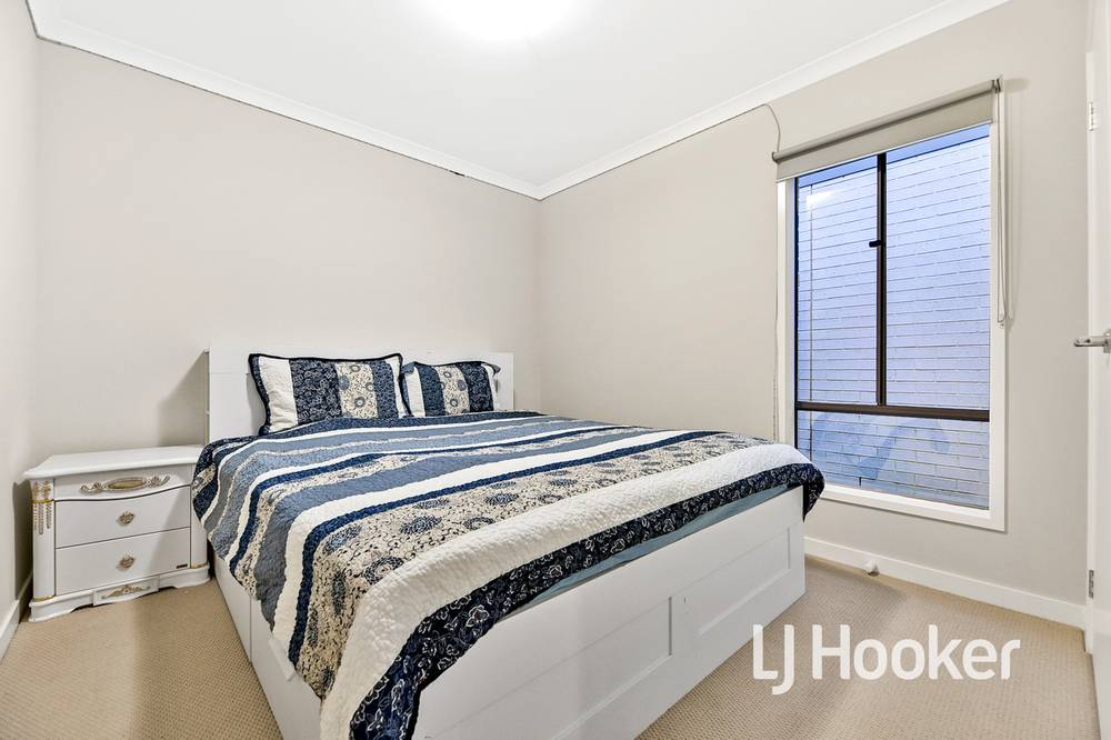 8 Savage Way, CLYDE NORTH, VIC 3978
