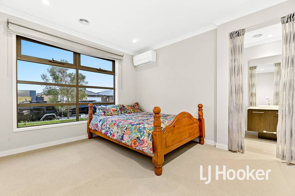 8 Savage Way, CLYDE NORTH, VIC 3978