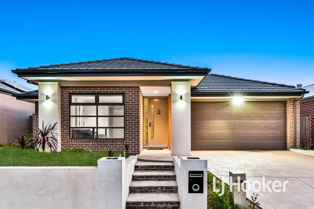 8 Savage Way, CLYDE NORTH, VIC 3978
