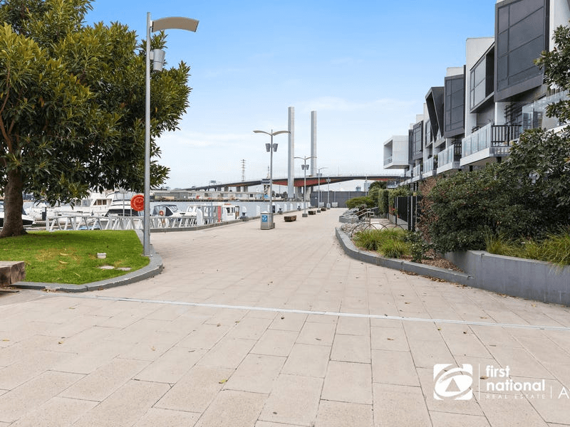 2805/8 Pearl River Road, DOCKLANDS, VIC 3008