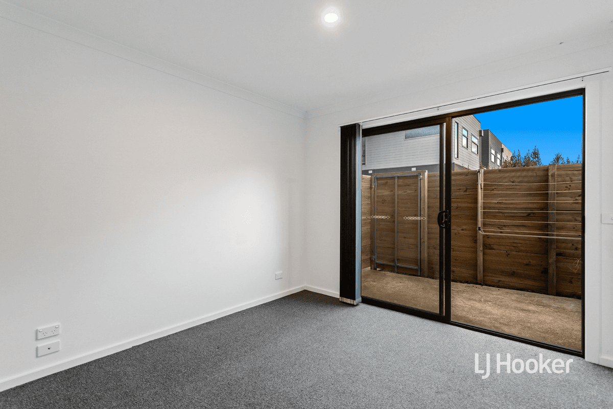 3 Hiddleston Court, CRANBOURNE WEST, VIC 3977