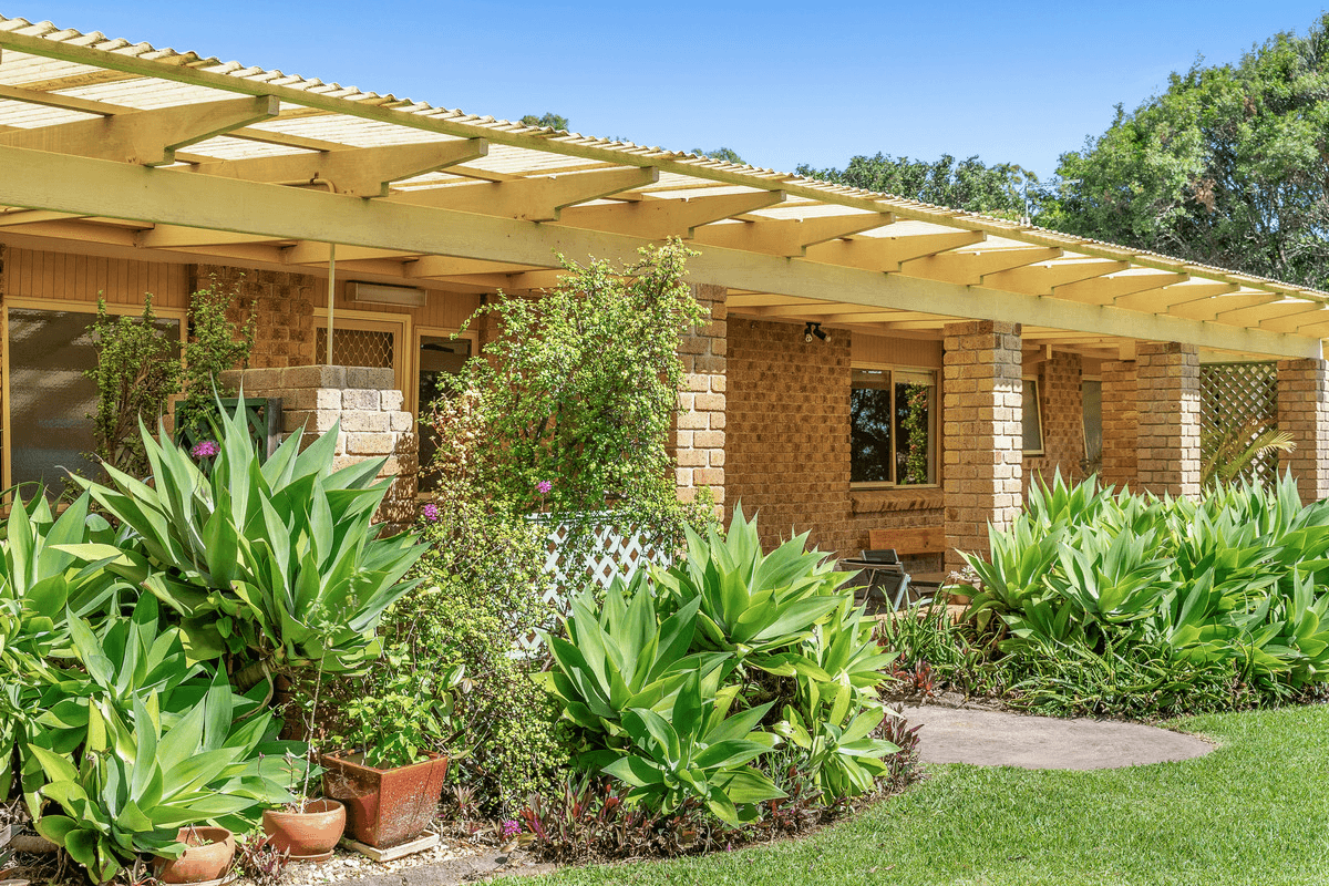 11 Hillcrest Drive, TINTENBAR, NSW 2478