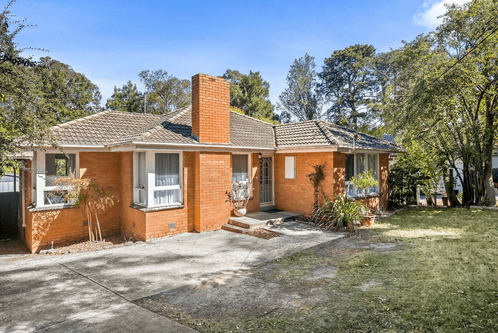 10 Nandina Street, FOREST HILL, VIC 3131