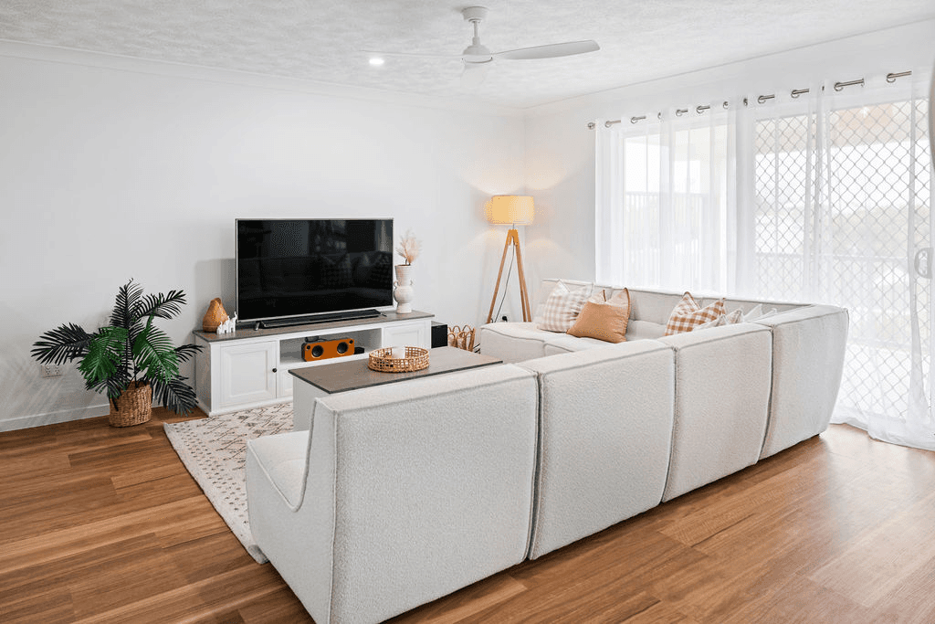 14/4 Proud Street, LABRADOR, QLD 4215