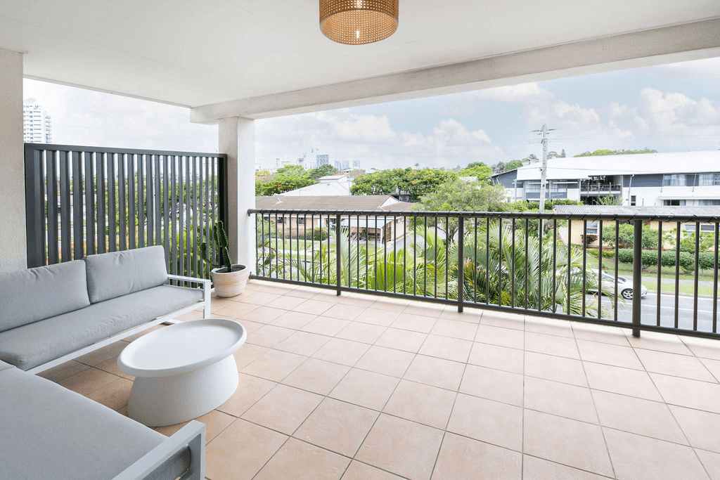 14/4 Proud Street, LABRADOR, QLD 4215