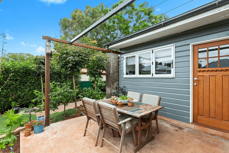 15 Delacey Street, NORTH TOOWOOMBA, QLD 4350