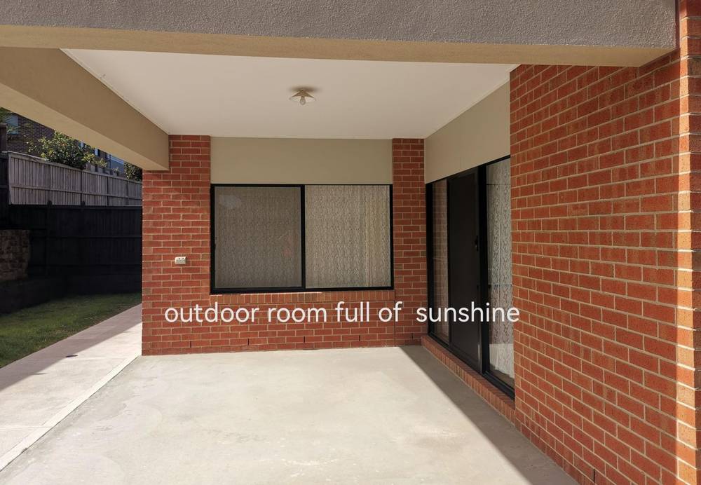 10 Lycium Road, Clyde North, VIC 3978