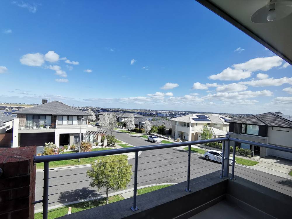 10 Lycium Road, Clyde North, VIC 3978