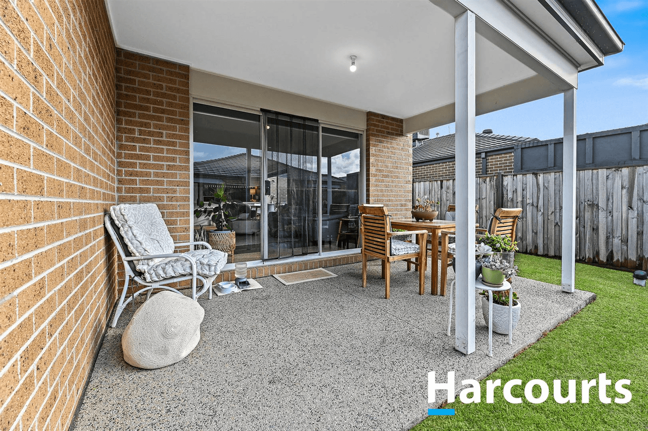 22 Athletic Circuit, Clyde, VIC 3978