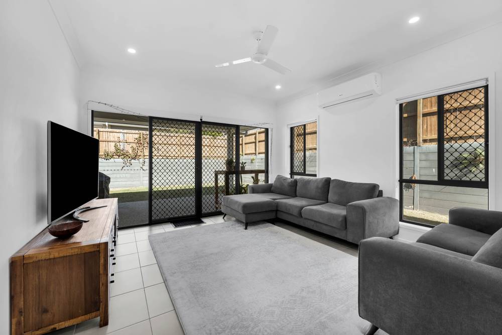 6 Kippen Close, Spring Mountain, QLD 4300