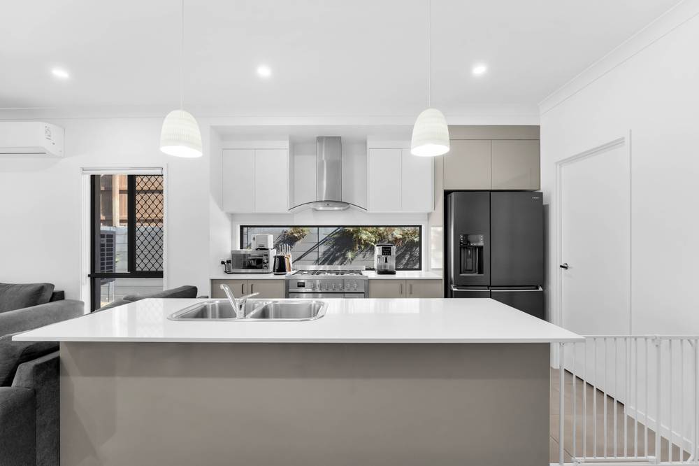 6 Kippen Close, Spring Mountain, QLD 4300