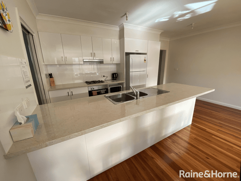 1  Primula Close, ORANGE, NSW 2800