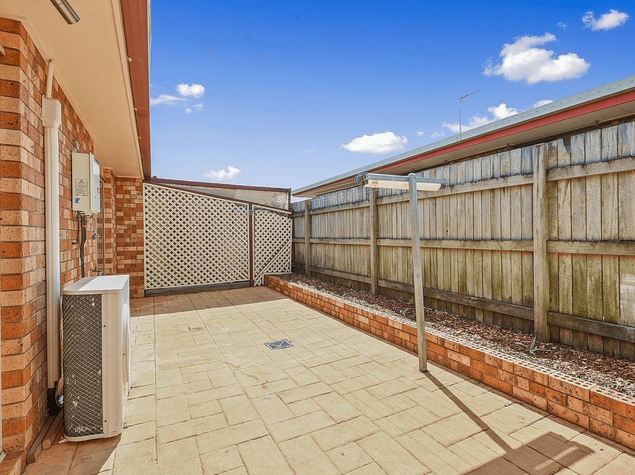 2/389  Greenwattle Street, WILSONTON, QLD 4350