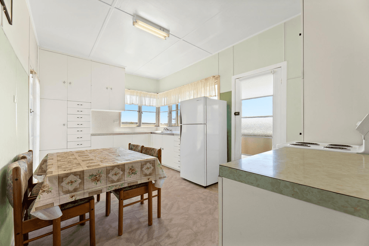 6 Emmott Street, MORUYA, NSW 2537