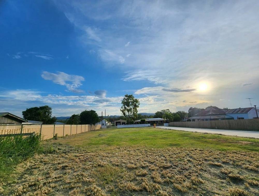12 Bowen Street, HELIDON, QLD 4344