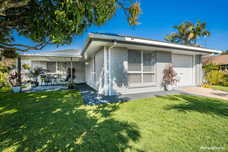 8 St Andrews Drive, PIALBA, QLD 4655