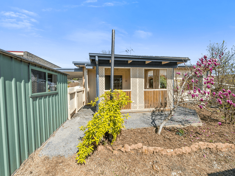 13 Jamieson Street, MYRTLEFORD, VIC 3737