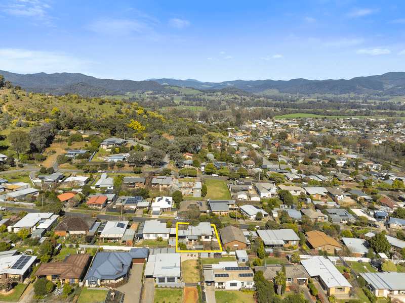 13 Jamieson Street, MYRTLEFORD, VIC 3737