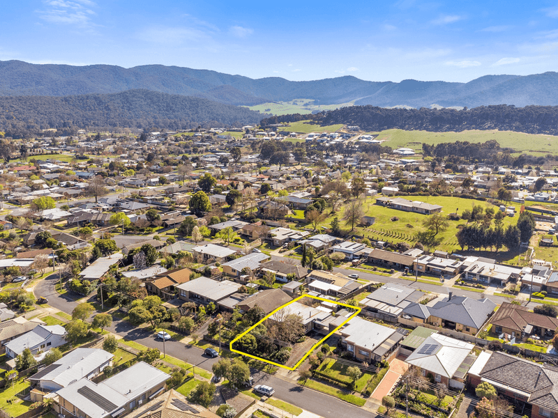 13 Jamieson Street, MYRTLEFORD, VIC 3737