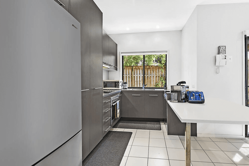 10/75 Benowa Road, Southport, QLD 4215