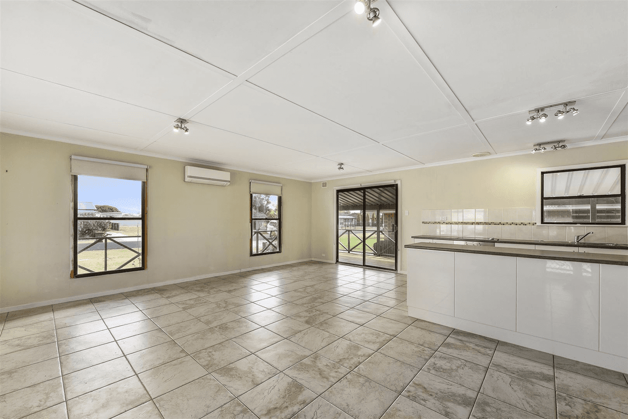 5 Sixteenth Avenue, Kingston Se, SA 5275