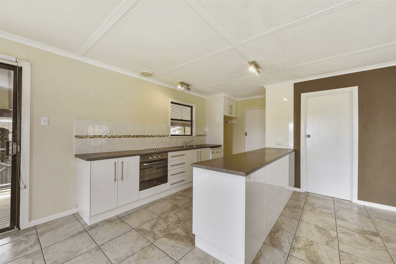 5 Sixteenth Avenue, Kingston Se, SA 5275