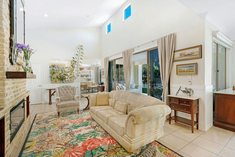 4 Katinka Circuit, COOMERA WATERS, QLD 4209