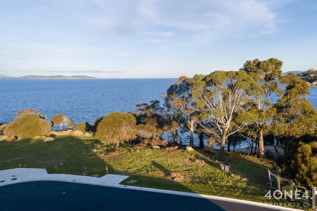 42 Home Avenue, Blackmans Bay, TAS 7052