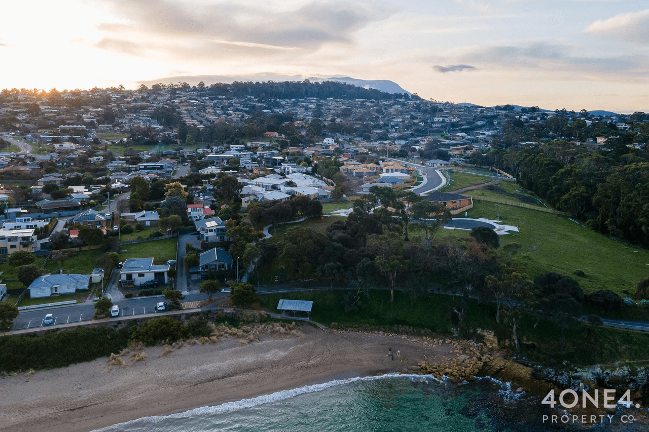 42 Home Avenue, Blackmans Bay, TAS 7052