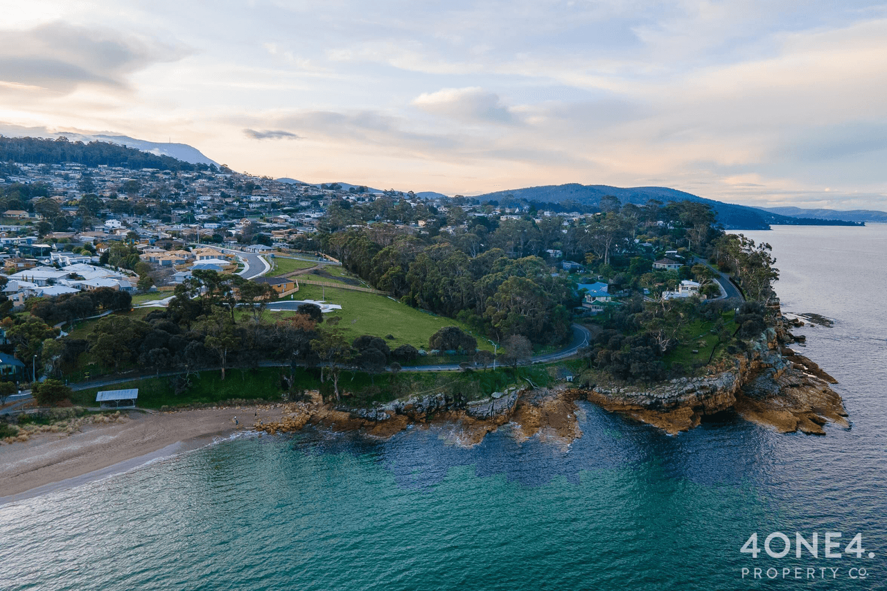 42 Home Avenue, Blackmans Bay, TAS 7052