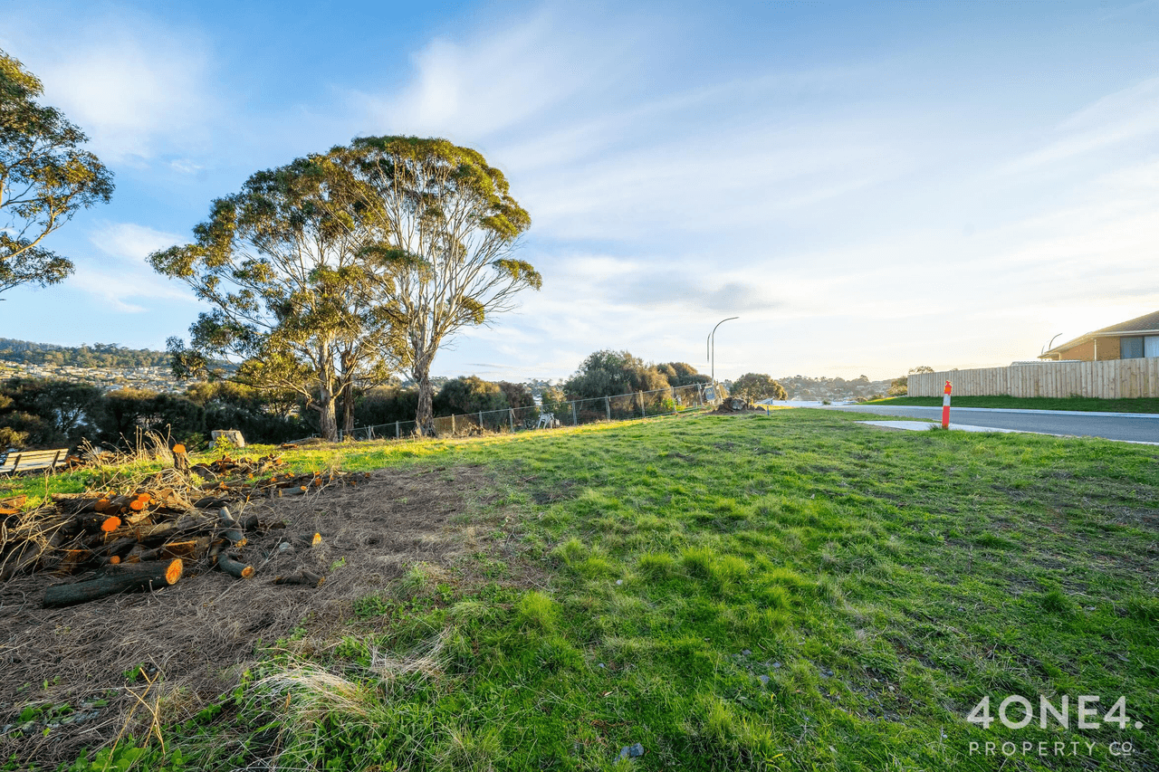 42 Home Avenue, Blackmans Bay, TAS 7052