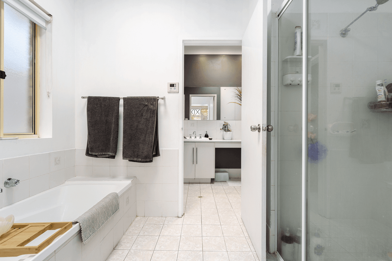 3 Kingston Avenue, HAPPY VALLEY, SA 5159