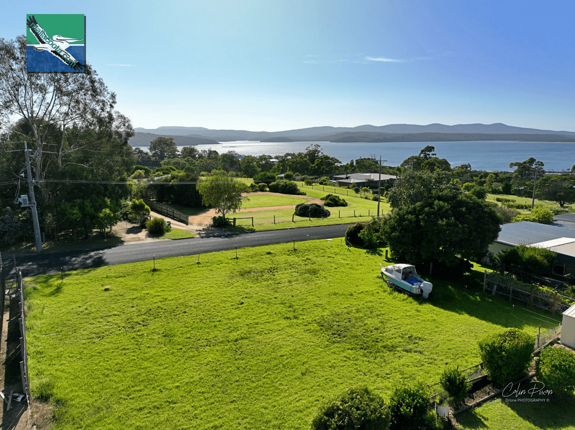 8 Martin Street, MALLACOOTA, VIC 3892