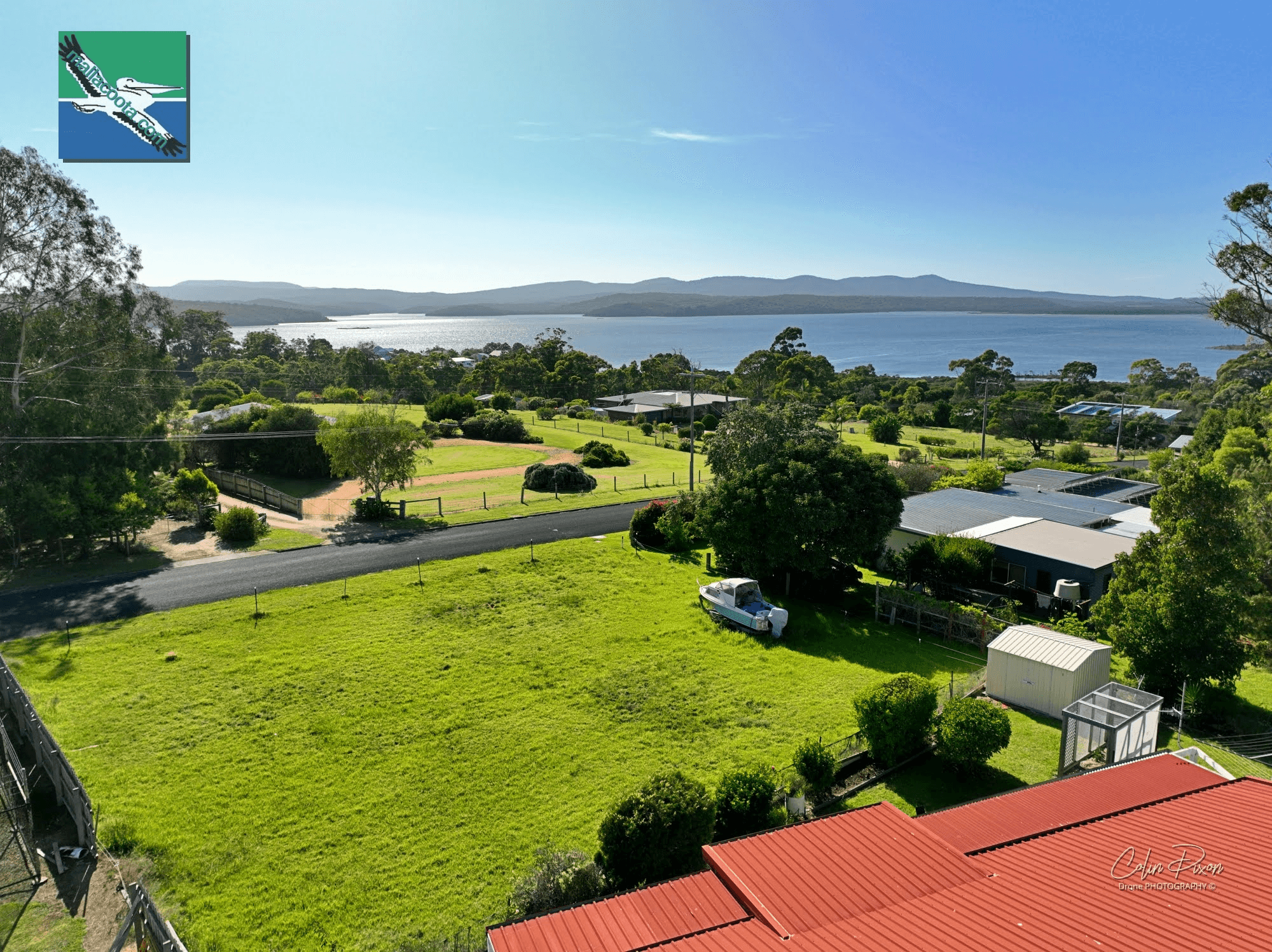 8 Martin Street, MALLACOOTA, VIC 3892