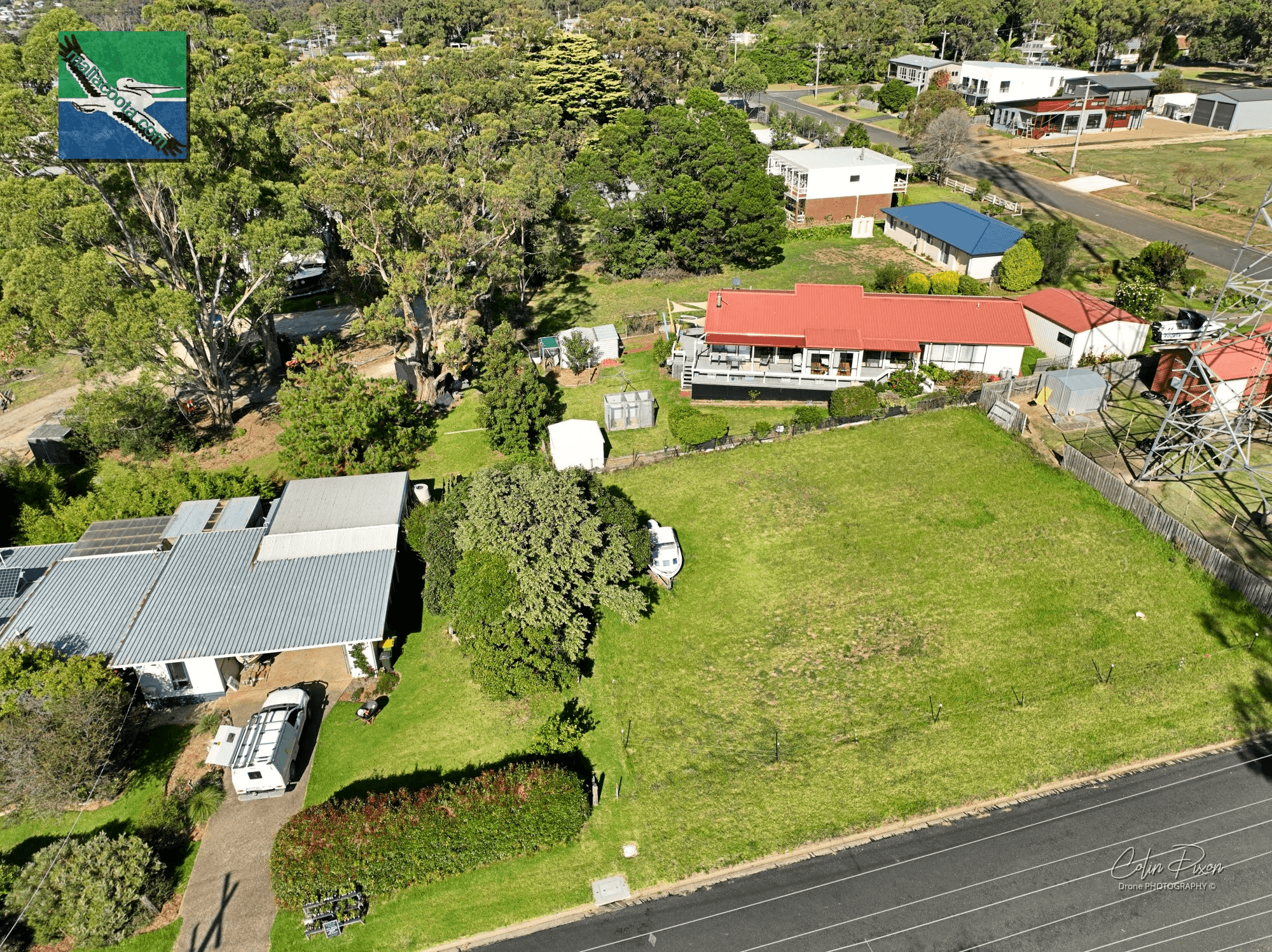 8 Martin Street, MALLACOOTA, VIC 3892