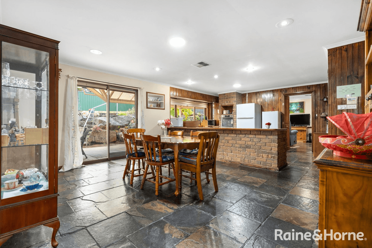 39 Chilcomb Drive, HUNTFIELD HEIGHTS, SA 5163