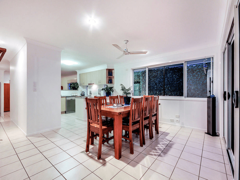 8 Woodland Crescent, MURARRIE, QLD 4172