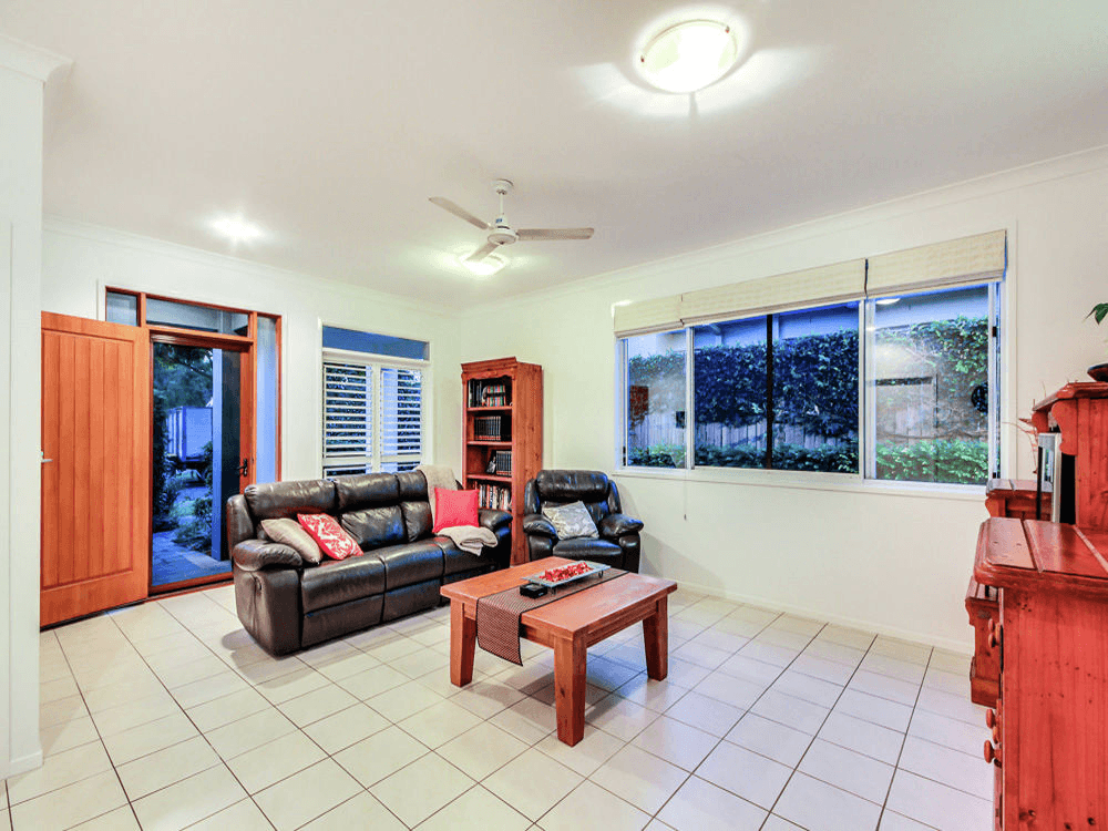 8 Woodland Crescent, MURARRIE, QLD 4172