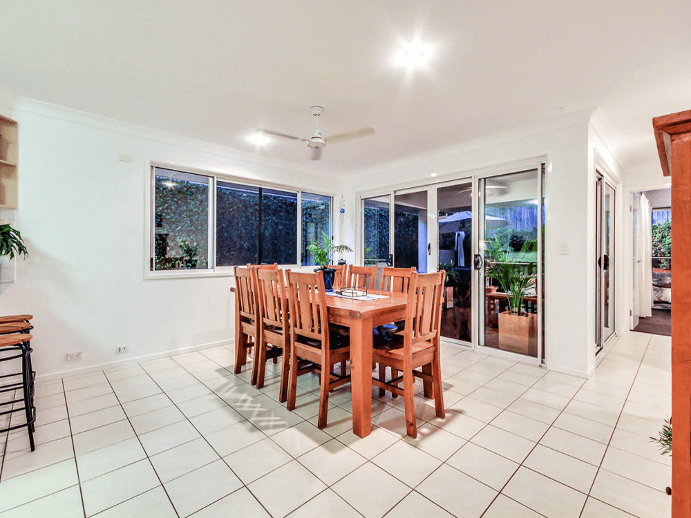 8 Woodland Crescent, MURARRIE, QLD 4172