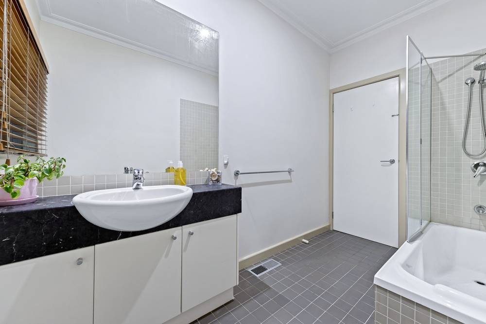 16 Neville Street, BOX HILL SOUTH, VIC 3128