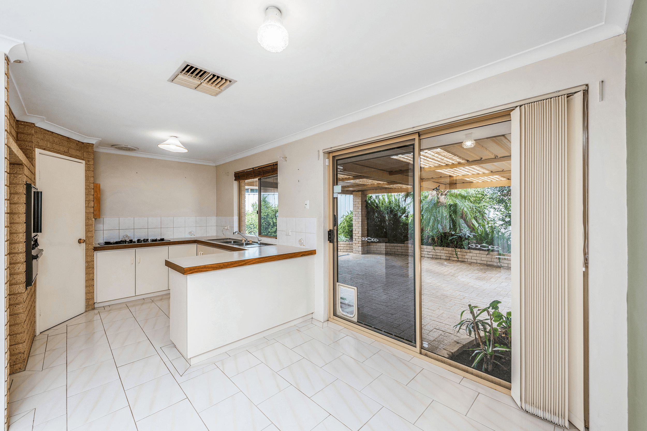 7A Mawi Cove, Marangaroo, WA 6064