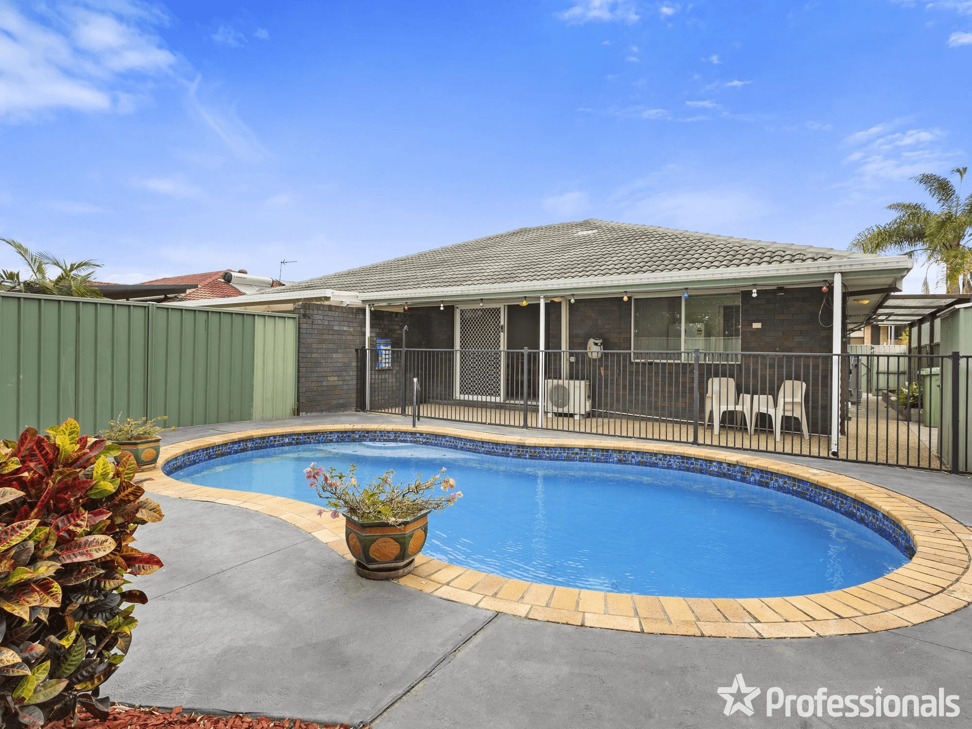 1/83 Treeview Drive, BURLEIGH WATERS, QLD 4220