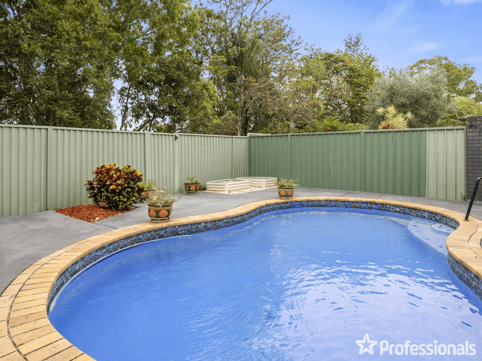 1/83 Treeview Drive, BURLEIGH WATERS, QLD 4220