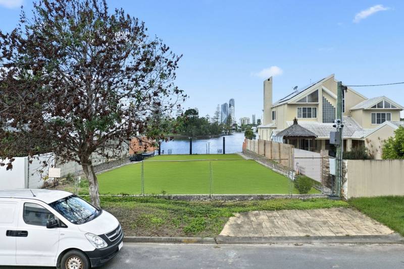 27 The Promenade, Isle Of Capri, QLD 4217