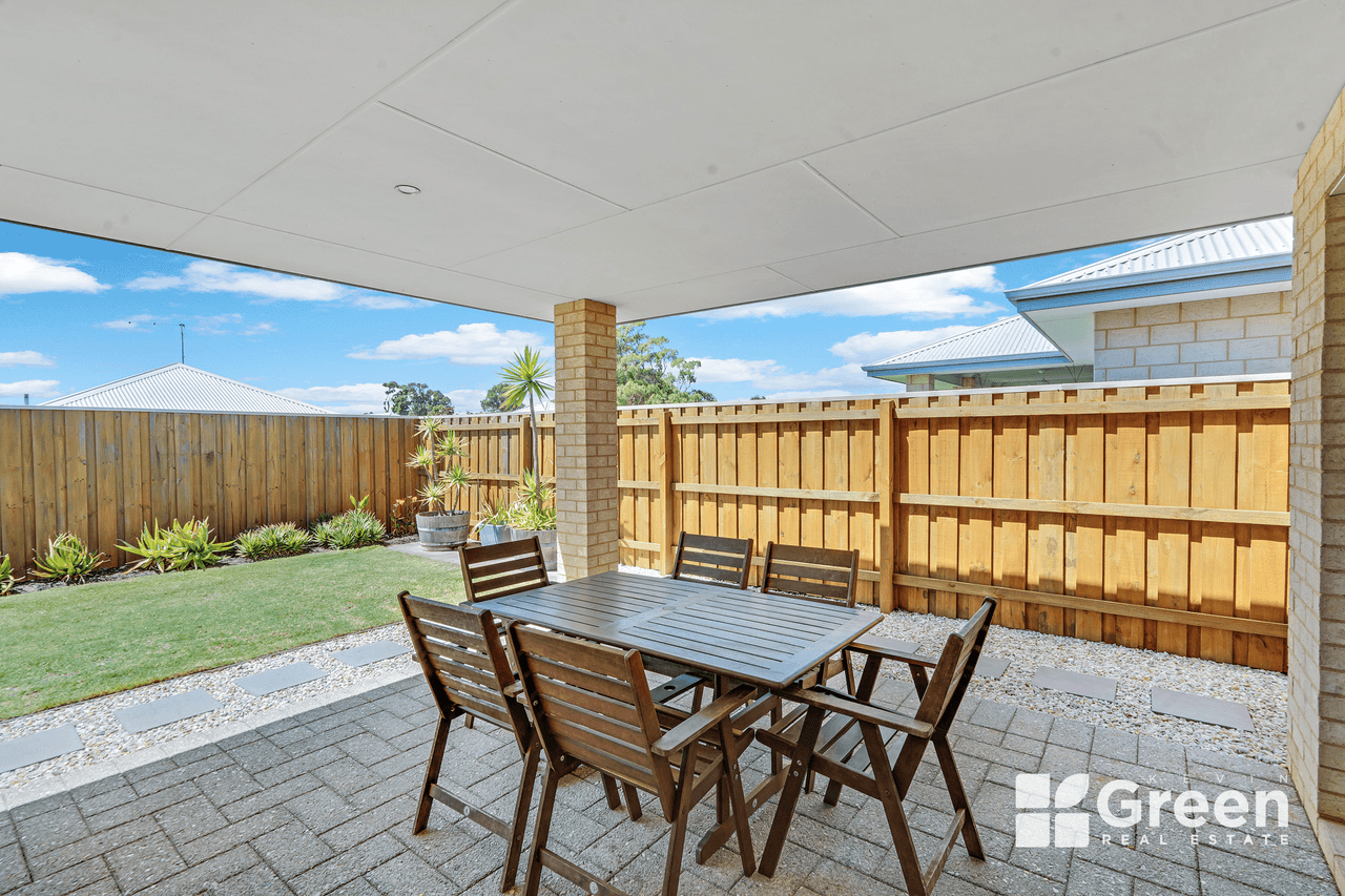 5 Serrata Way, Halls Head, WA 6210