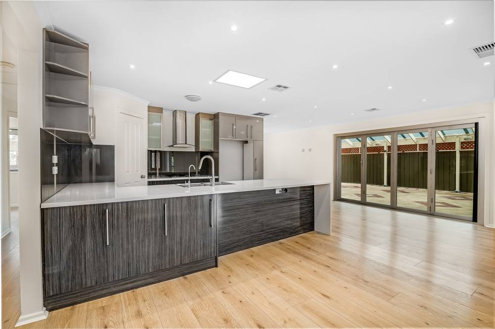 14 Luscombe Way, CRAIGMORE, SA 5114